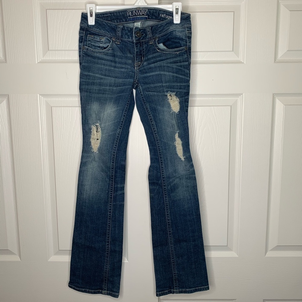 Refuge Runway Everyday Boot Jeans Distressed Y2K